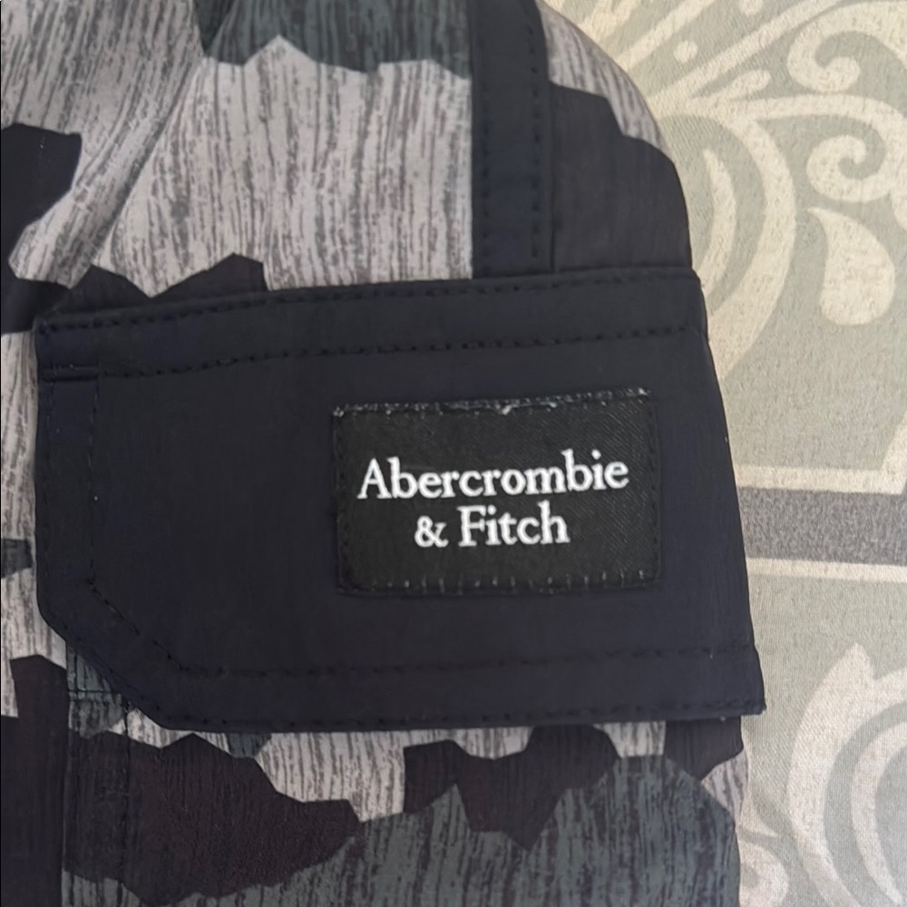 🩳Abercrombie & Fitch Camo Swim Shorts 🩳 - Picture 2 of 7